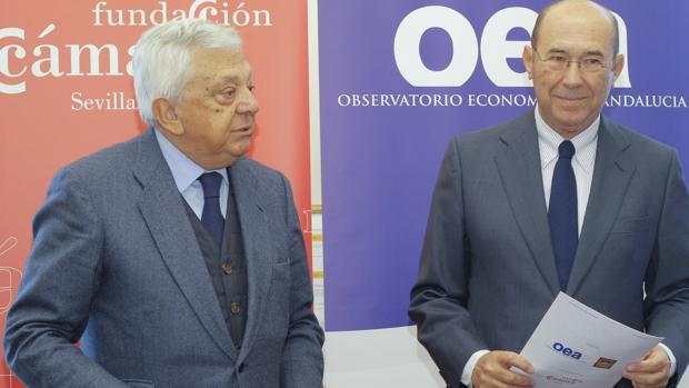 Francisco Herrero y Francisco Ferraro, presidentes de la Cámara de Comercio de Sevilla y del Observatorio Económico de Andalucía, respectivamente