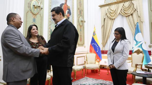 El secretario general de la OPEP, Mohammed Barkindo, visitó a Nicolás Maduro en Caracas a principios de año