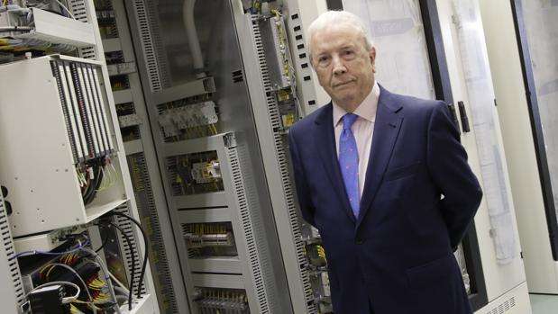 Luis Viu, fundador y presidente ejecutivo de Montrel, en la planta de fabricación de la compañía en Dos Hermanas