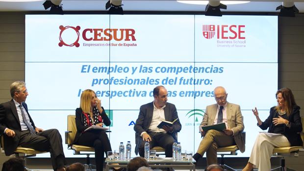 Eugenio Barroso (MP Corporación), Olaia Abadía García de Vicuña (Junta de Andalucía), Felipe Rubio (Airbus), Miguel Ángel García Díaz (Junta de Andalucía) y María Luisa Blázquez (IESE)
