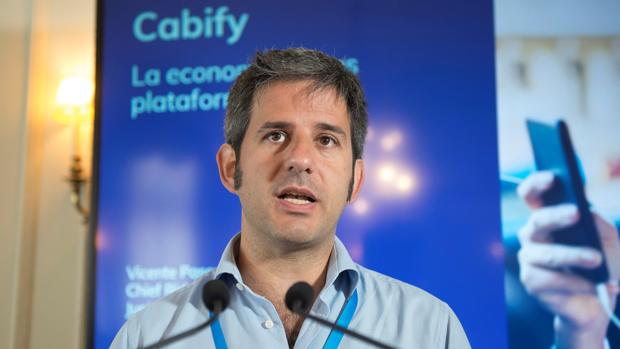 Vicente Pascual Olmos, durante el curso «Las finanzas sostenibles y su importancia en el futuro de la economia», hoy dentro de la programación de la Universidad Internacional Menéndez Pelayo en Santander