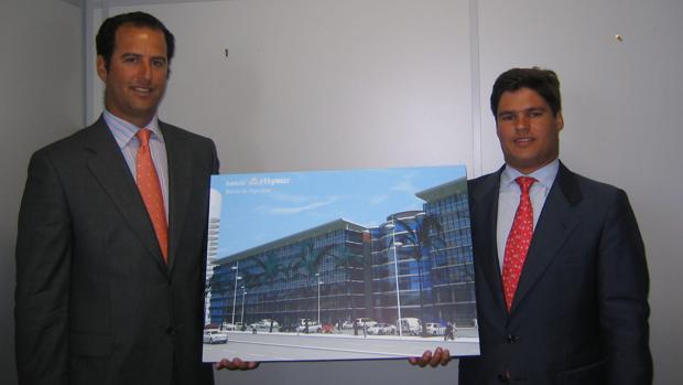 Ignacio Parias (izquierda) con Javier Fal Conde, en una imagen de archivo