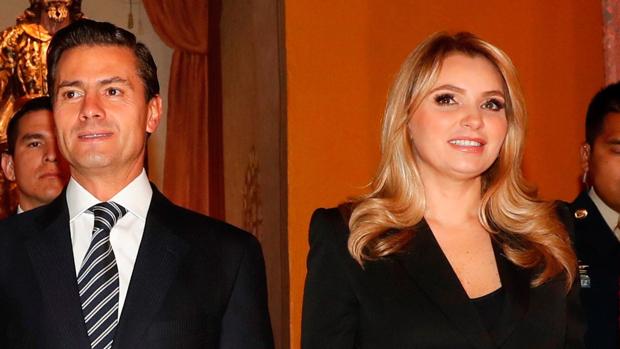 Angélica Rivera junto a Enrique Peña Nieto
