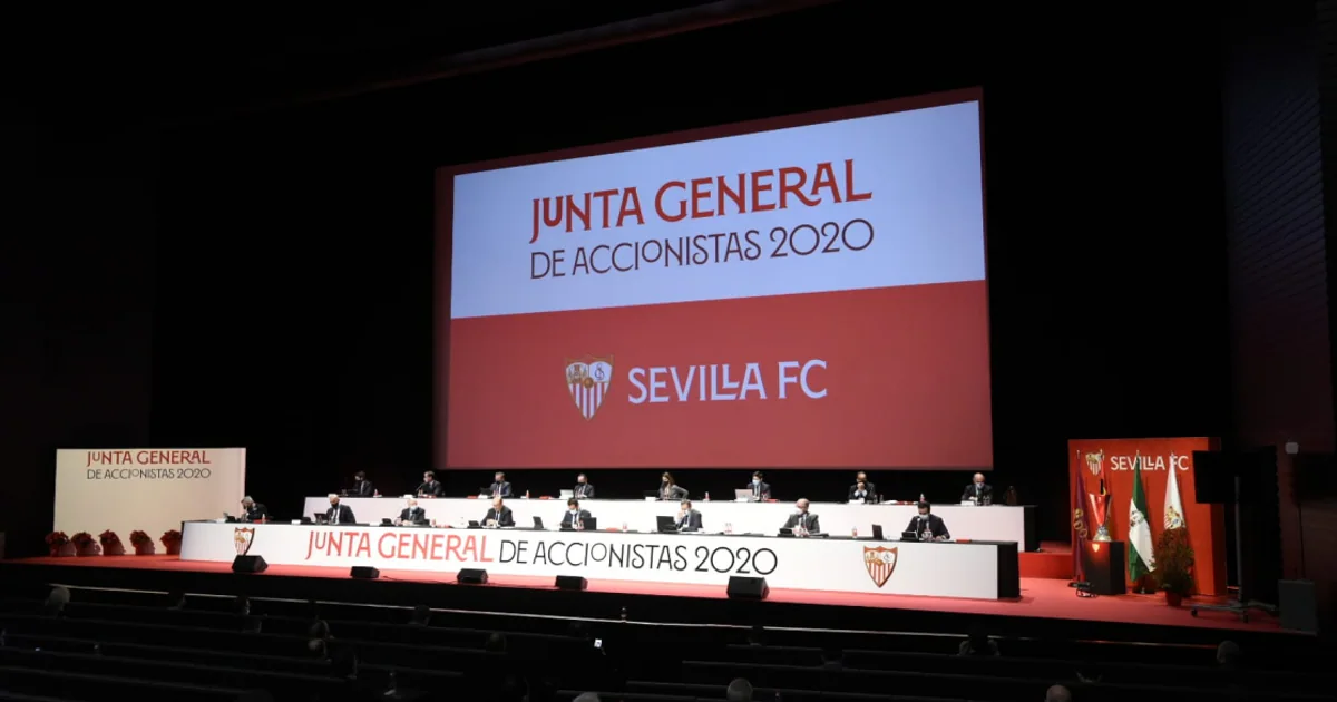 Junta de accionistas del Sevilla FC: Un 82,41 por ciento del capital  representado, las acciones de Del Nido y la «reprobación» de un consejero