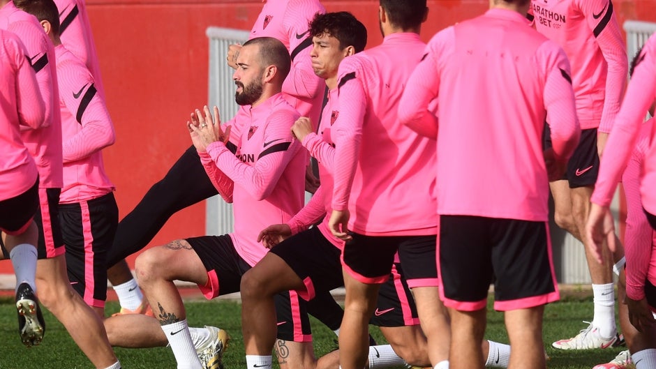El Sevilla Fc Mete En La Lista De La Uefa A Aleix Vidal Y Papu Gomez