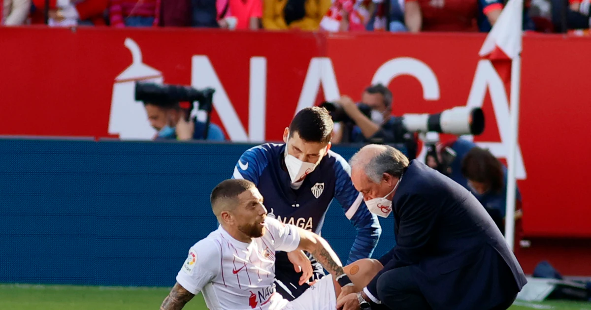 Papu Gómez, sustituido por lesión en el derbi