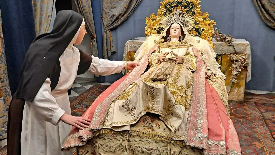 Los Humeros y las capuchinas recuperan la veneración a la Virgen de la  Dormición