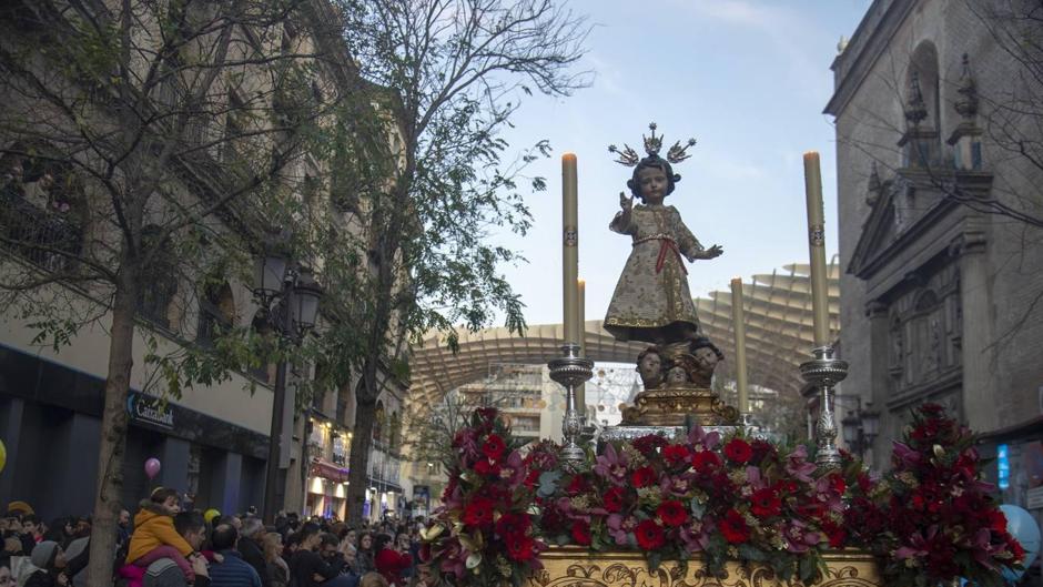Vídeos de la Procesión del Niño Jesús del Valle de Sevilla 2023