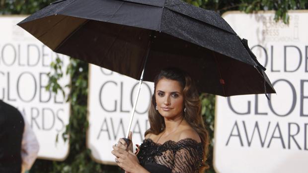 Penélope Cruz, entre las presentadoras de los Globos de Oro