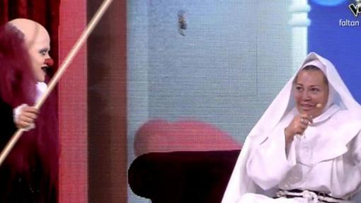 Payasín apareció en «GH VIP 3» en una representación teatral