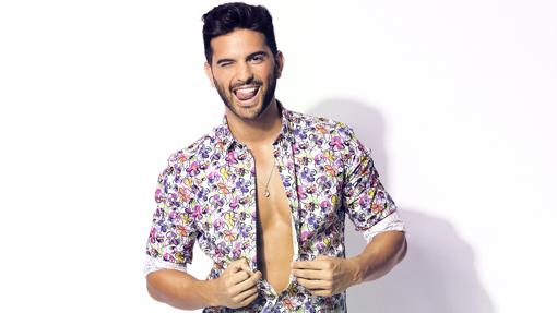 Suso muestra su torso en la sesión fotográfica de «Gran Hermano VIP»