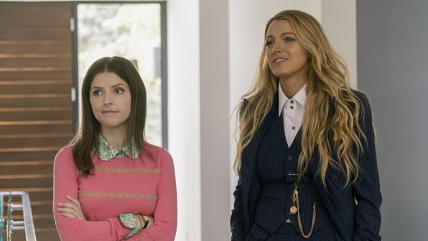 Anna Kendrick y Blake Lively, en «Un pequeño favor»