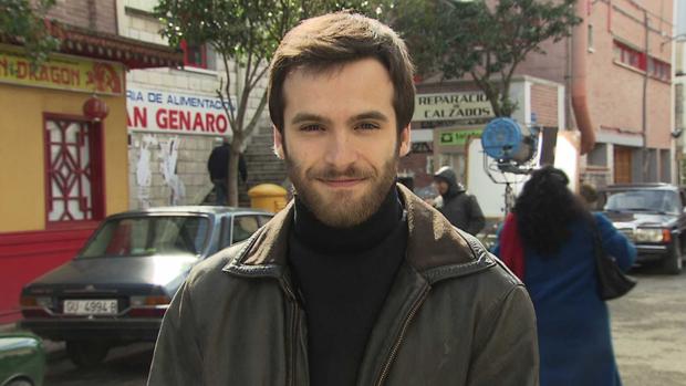 Ricardo Gómez, en el set de rodaje de «Cuéntame»