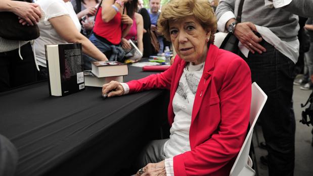 La escritora y periodista Pilar Urbano clausura este jueves en Tomares el foro «España a debete»