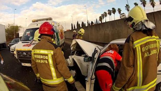 Los bomberos del Aljarafe cubren la comarca más poblada de la provincia de Sevilla