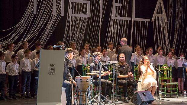 La Escolanía de Los Palacios y la cantaora Reyes Carrasco, dos de los atractivos del I Día de la Música