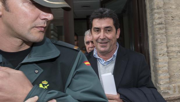 El exalcalde Antonio Maestre, saliendo de los juzgados