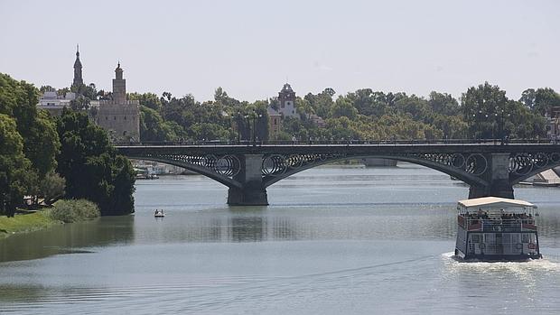 El canal de Alsonfo XIII, canal que atraviesa Sevilla