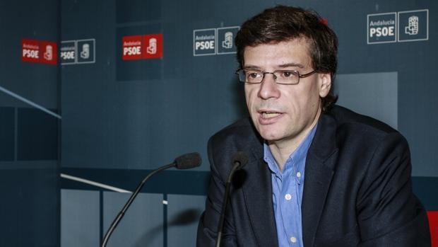 El diputado socialista Carmelo Gómez