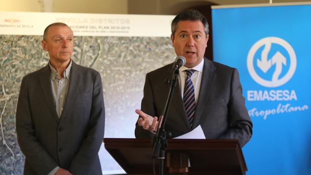 JJuan Espadas, con Jaime Palop, consejero delegado de Emasesa