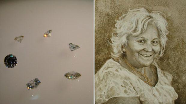 A la izquierda, diamantes sintéticos de la firma sevillana Irisgem Diamond. A la derecha, cuadro hecho con cenizas de la difunta retratada, de la firma Cenizia