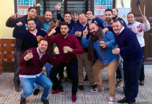«A base de palos»