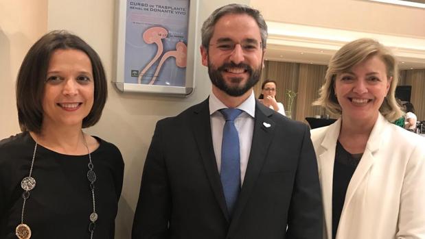 Mercedes Salgueira, del Virgen Macarena; Juan José Egea-Guerrero y Dolores del Pino, de izquierda a derecha