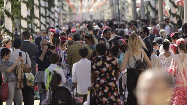 Ayer por la tarde no se cabía en la Feria, que tenía bullas en todas sus calles