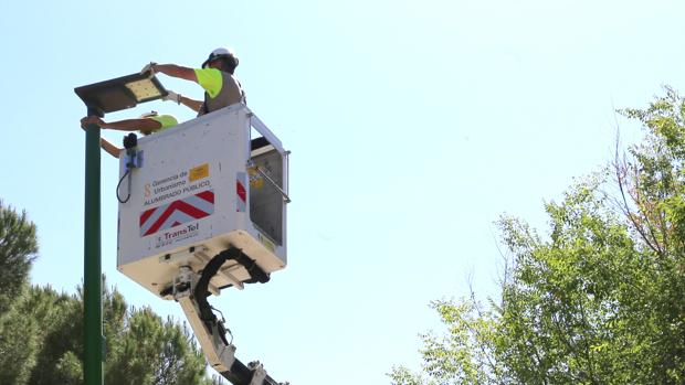 Modelo de luminarias de energía solar instaladas en Sevilla