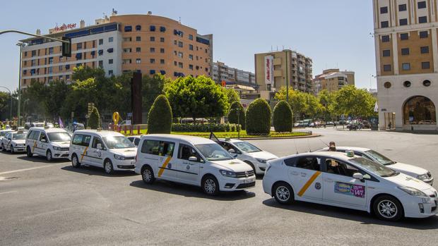 Manifestación del sector de taxi por la regulación de los VTC