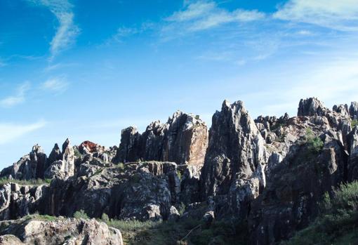 Imagen del Cerro del Hierro en la Sierra Norte de Sevilla