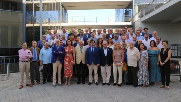 Representantes de empresas e instituciones que conforman la plataforma «Sevilla Ya»