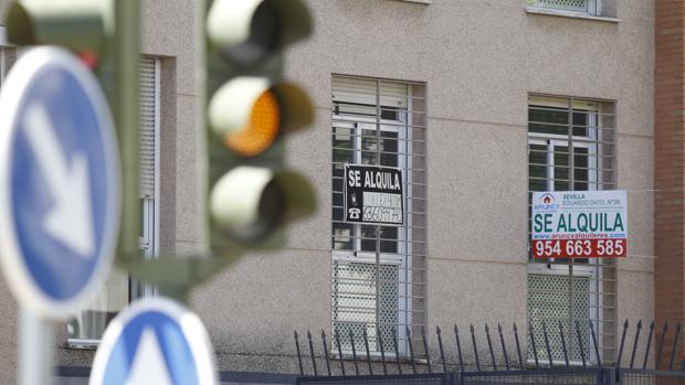 Carteles de alquiler en Sevilla