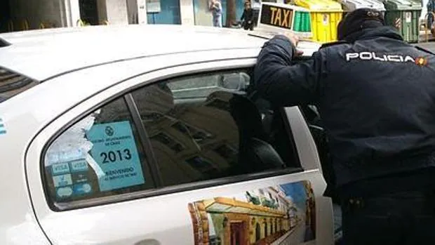 La Policía Nacional detiene al presunto autor de medio centenar de robos en taxis de Sevilla