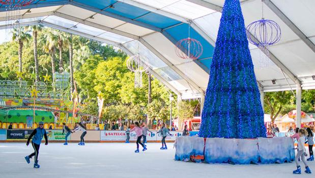 Puente De Diciembre En Sevilla Una De Las Pistas De Hielo Mas