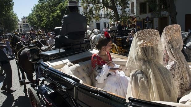 Sobre la mesa está la celebración de un recorrido de enganches por espacios amplios y aforados