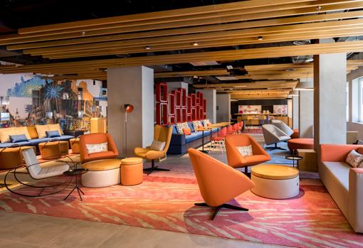 Re:mix lounge del nuevo Aloft abierto junto a la Plaza del Callao, en Madrid